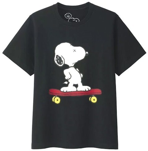 kaws-x-uniqlo-x-peanuts-snoopy-skateboarding-tee-us-sizing-black