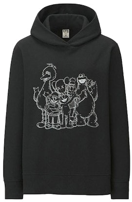 kaws-x-uniqlo-x-sesame-street-group-2-outline-hoodie-black