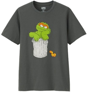 KAWS x 优衣库 x 芝麻街 奥斯卡T恤 (日本尺码) 灰色 Buy KAWS x 优衣库 x 芝麻街 奥斯卡T恤 (日本尺码) 灰色