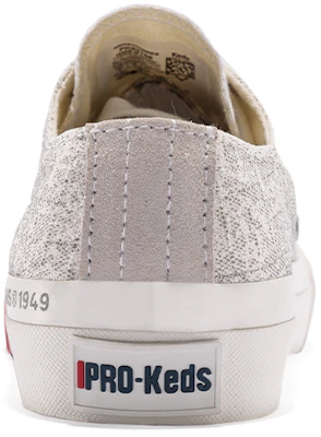 Keds Royal Lo 夜光帆布低帮白色休闲鞋 PK62766 Lookbook Keds Royal Lo 夜光帆布低帮白色休闲鞋 PK62766