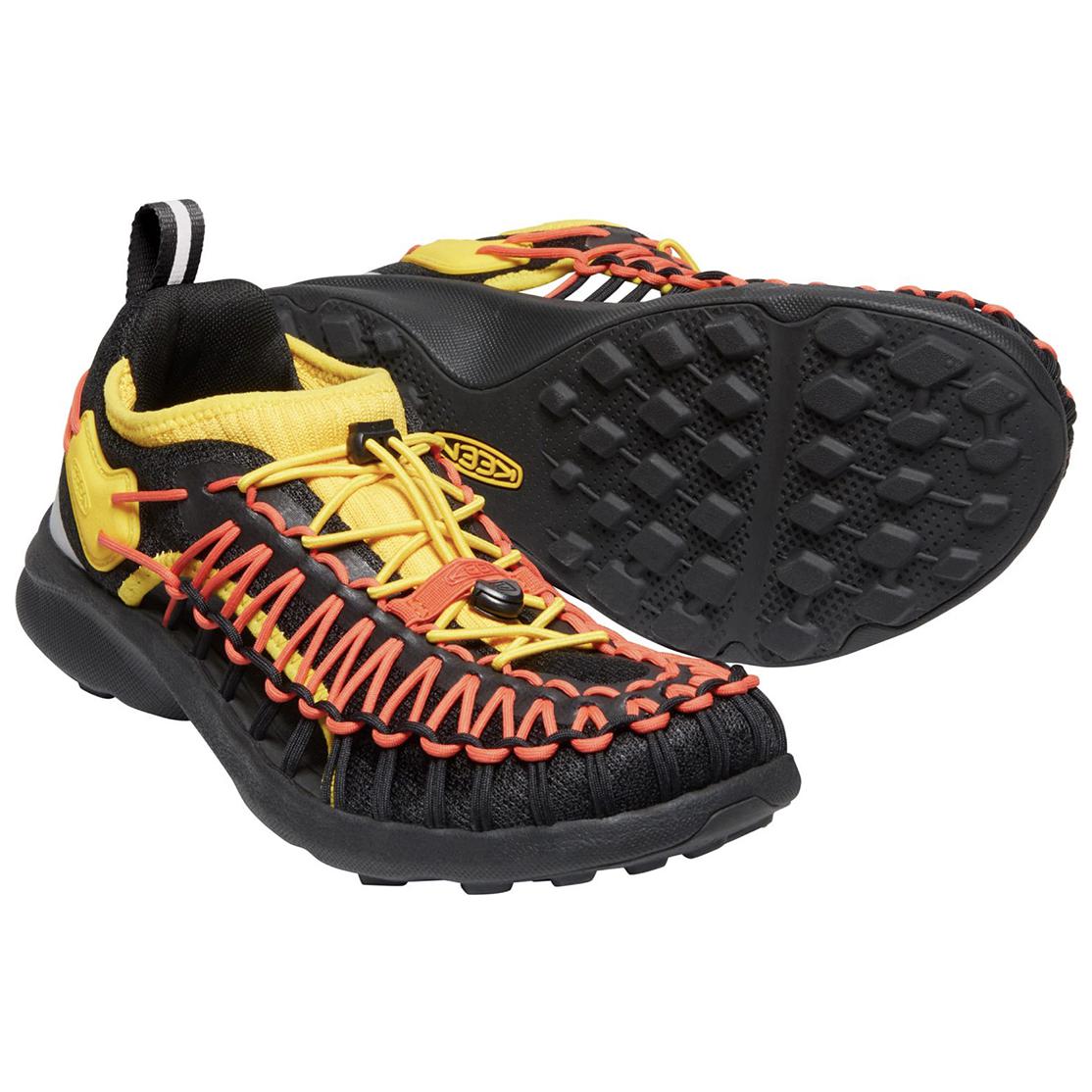 Shop BEAMS x KEEN UNEEK系列 溯溪鞋 運動戶外休閒鞋 時尚運動涼鞋 男款 黃紅黑