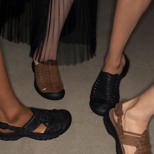 ROSARITA II X HYKE聯名 KEEN 戶外休閒 男款 黑色 舒適涉水涼鞋 Sizing ROSARITA II X HYKE聯名 KEEN 戶外休閒 男款 黑色 舒適涉水涼鞋