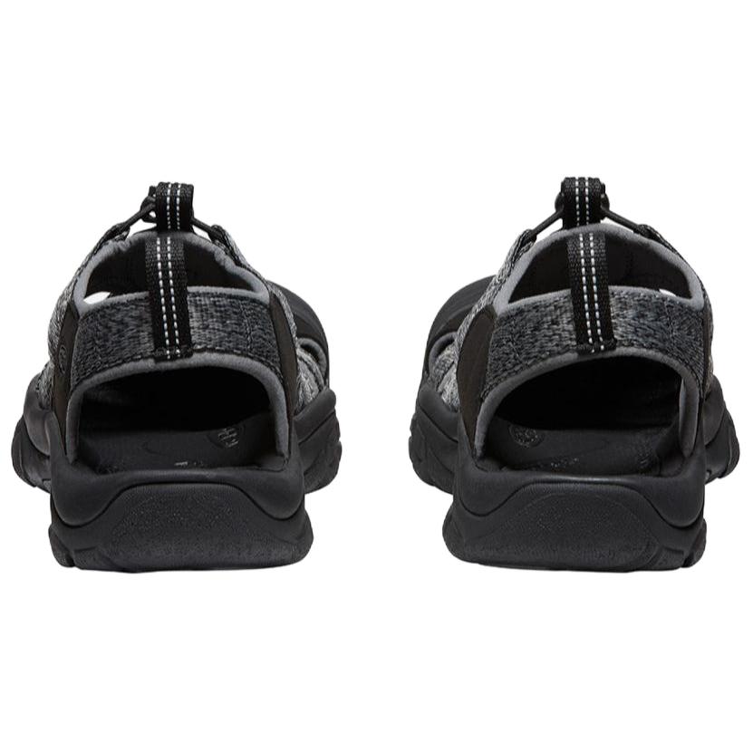 Shop KEEN Newport H2 輕便 沙灘涼鞋 男款 炭灰色