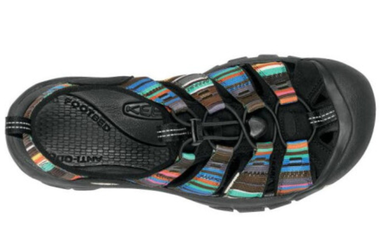 Lookbook KEEN Newport H2 'Hitam Bercorak Bunga' 1001942