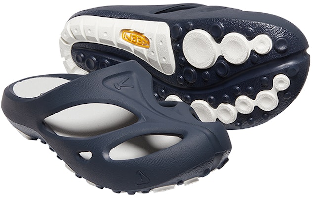 KEEN Shanti 'Pupil Hitam Putih' 1026241 Purchase KEEN Shanti 'Pupil Hitam Putih' 1026241
