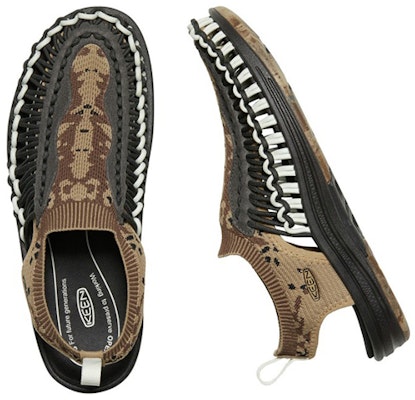 KEEN Uneek Evo 'Iriomote Hitam Kelabu Bunga' 1021259 Purchase KEEN Uneek Evo 'Iriomote Hitam Kelabu Bunga' 1021259