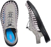 Shop KEEN Uneek 防水涼鞋 鋼灰色