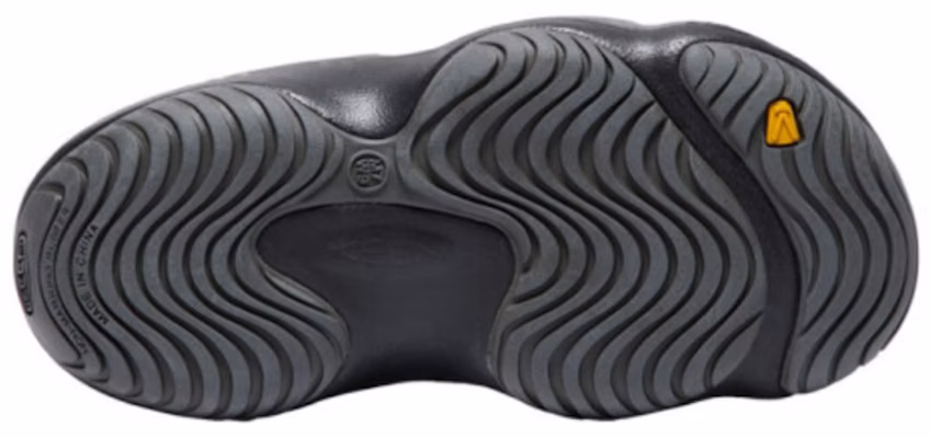 KEEN Yogui Arts 'Hitam Outdoor' 1002036 Sizing KEEN Yogui Arts 'Hitam Outdoor' 1002036