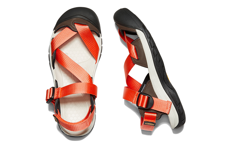 Shop KEEN Zerraport II系列 溯溪鞋 簡約舒適 戶外運動涼鞋 男款 橙色
