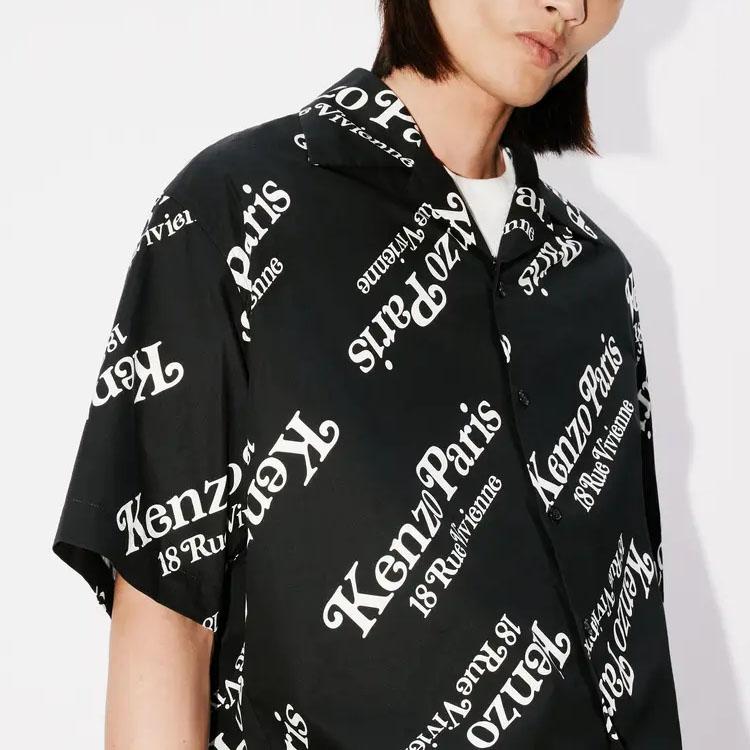 Sizing KENZO Kemeja Hitam Kasual Lengan Pendek dengan Butang Huruf. FE55CH1119P4-99