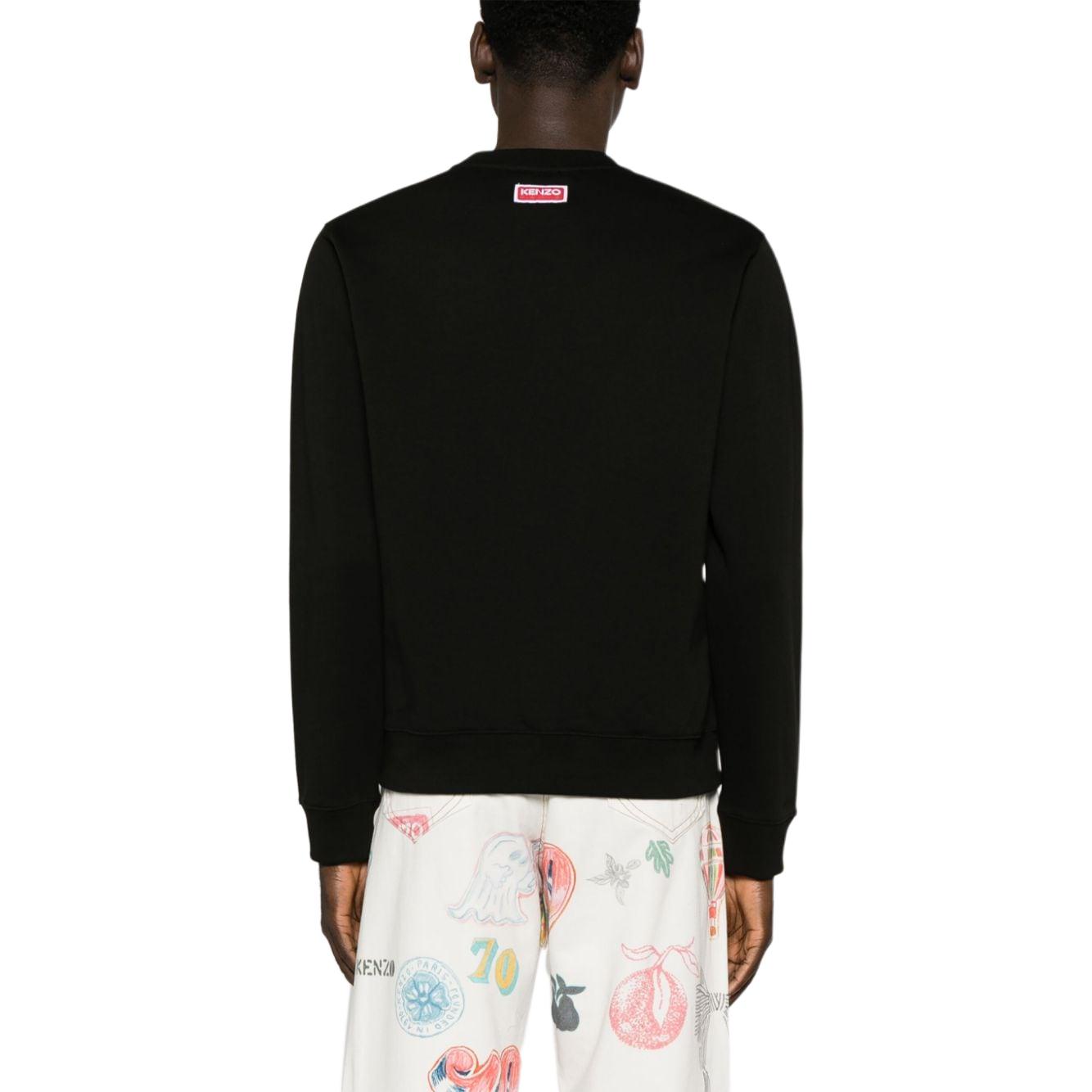 Shop KENZO 黑色圓領衛衣，簡約標誌設計與羅紋下擺。 FE55SW1844MF-99J