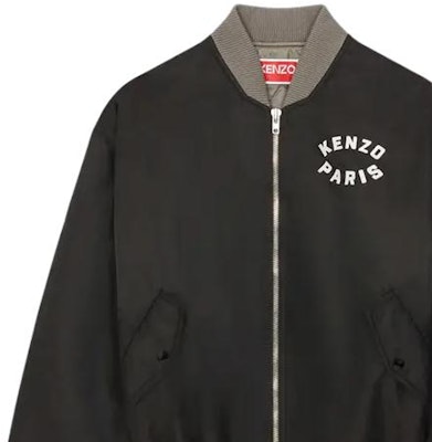 KENZO Jaket Bomber Hitam dengan Sulam & Rekaan Grafik Berzip. FE55BL1279OC-99 Sizing KENZO Jaket Bomber Hitam dengan Sulam & Rekaan Grafik Berzip. FE55BL1279OC-99