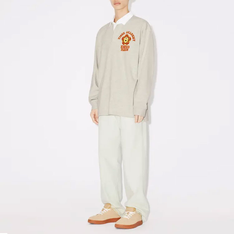 Shop KENZO Polo Manga Larga Gris Claro con Estampado de Letras. FD65PO5294SI-93
