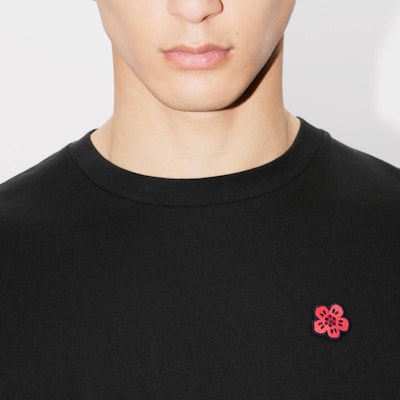 KENZO Kaos Hitam Slim Fit Logo Solid Crewneck FE65TS4744SG-99J Sizing KENZO Kaos Hitam Slim Fit Logo Solid Crewneck FE65TS4744SG-99J