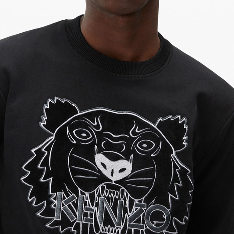 Shop 겐조 캡슐 로고 자수 크루넥 스웨트셔츠 블랙 FB65SW1204MZ-99