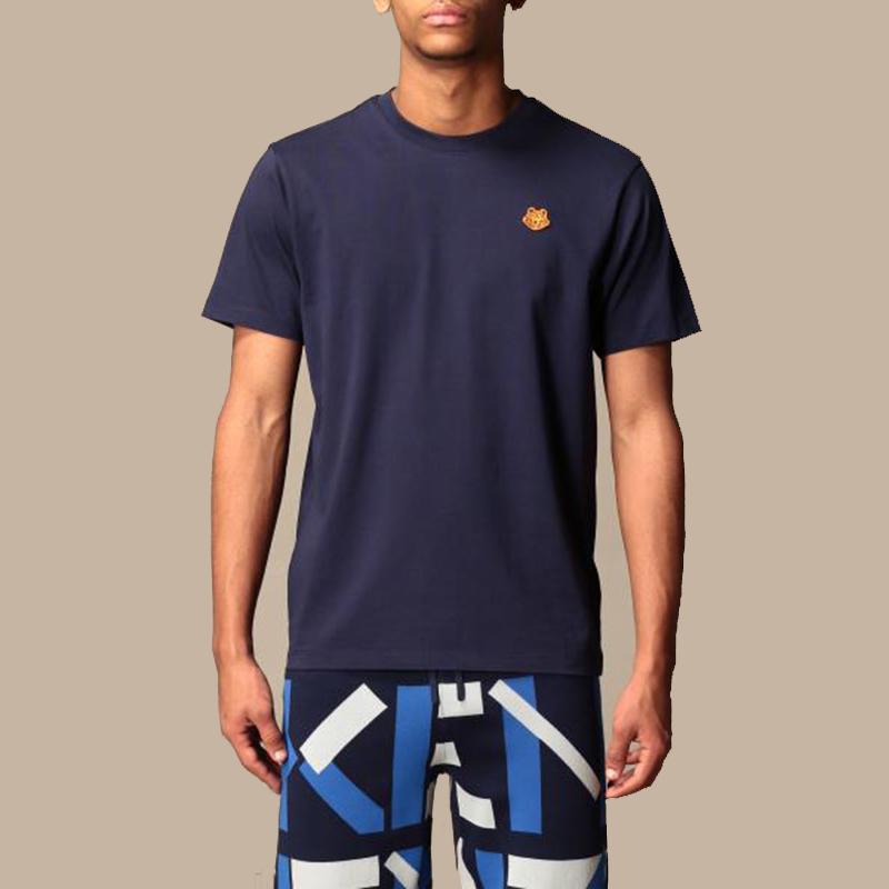 Shop KENZO 經典虎頭刺繡SS22海軍藍男士短袖T恤。 FB55TS0034SA-76