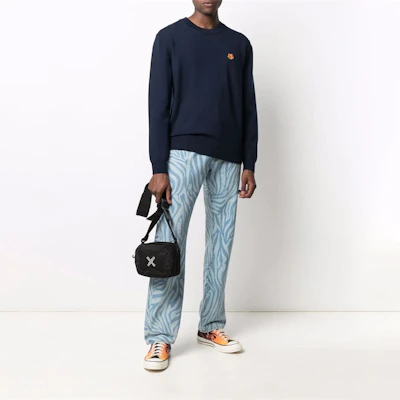 KENZO FW21 蓝色虎头刺绣圆领长袖卫衣 5PU6423TA-79 Shop KENZO FW21 蓝色虎头刺绣圆领长袖卫衣 5PU6423TA-79