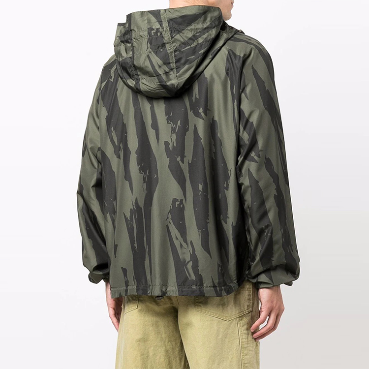 Purchase KENZO FW21 Green Camouflage Logo Patch Hooded Jacket. FB65BL1551NL-52