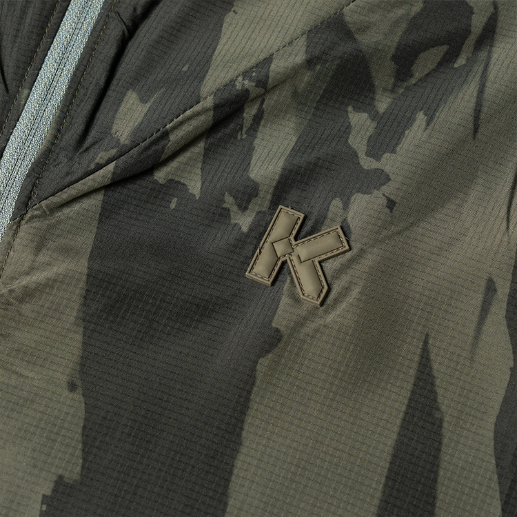 Sizing KENZO FW21 Green Camouflage Logo Patch Hooded Jacket. FB65BL1551NL-52