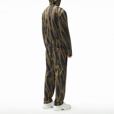 KENZO FW21 刺繡Logo連帽外套 橄欖綠 FB65BL7714CA-52 Purchase KENZO FW21 刺繡Logo連帽外套 橄欖綠 FB65BL7714CA-52