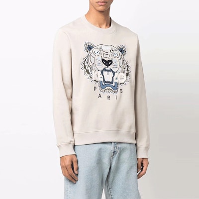 KENZO FW21 Tiger Bordir Pullover Sweatshirt Abu-abu FC55SW1234XL-08 Lookbook KENZO FW21 Tiger Bordir Pullover Sweatshirt Abu-abu FC55SW1234XL-08