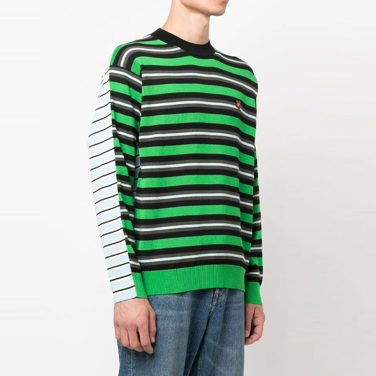 Purchase KENZO FW22 Suéter de Lana Verde Rayado con Bordado Floral. FC65PU3373CC-57