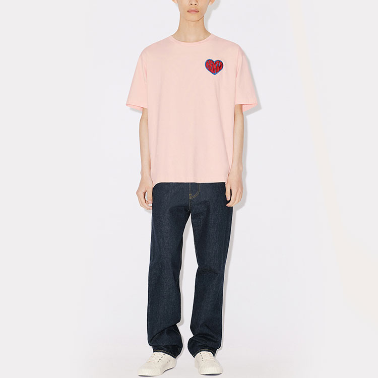 Shop KENZO FW23 Camiseta Unisex Rosa Claro con Estampado de Corazón y Manga Corta. FD65TS1304SO-34