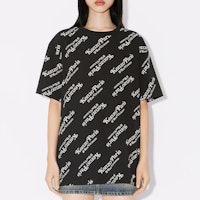 겐조 로고 프린트 오버핏 유니섹스 크루넥 반팔 티셔츠 FE58TS0044SY-02 Sizing 겐조 로고 프린트 오버핏 유니섹스 크루넥 반팔 티셔츠 FE58TS0044SY-02