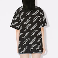 겐조 로고 프린트 오버핏 유니섹스 크루넥 반팔 티셔츠 FE58TS0044SY-02 1