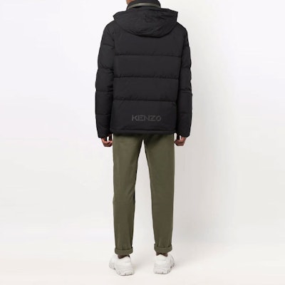 KENZO Chaqueta Acolchada Slim Fit Cuello Alto Hombre Negra. FB65OU1271NI-99 Shop KENZO Chaqueta Acolchada Slim Fit Cuello Alto Hombre Negra. FB65OU1271NI-99