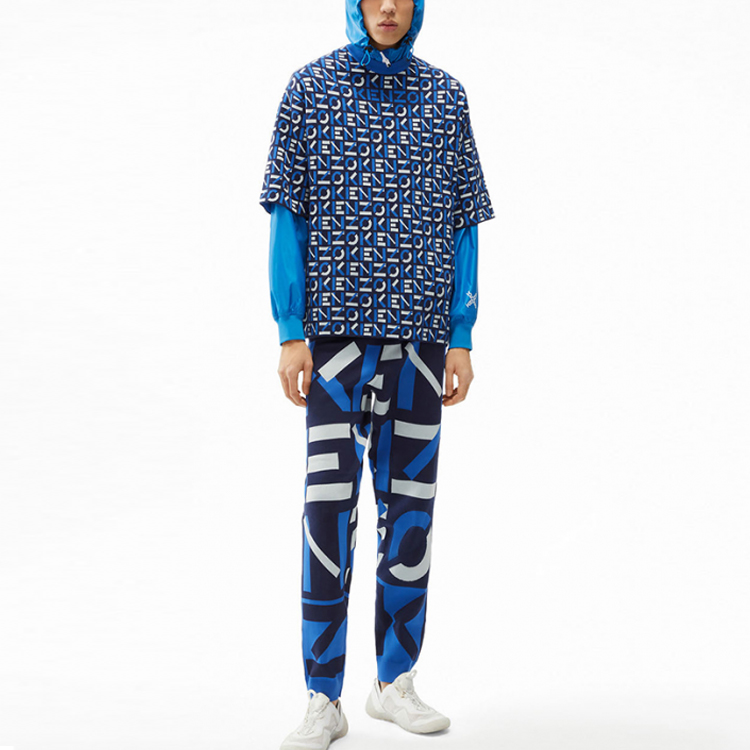 Shop KENZO スポーツモノグラムロゴ半袖セーター ブルー メンズウェア SS21. FB55PU5823SC-77