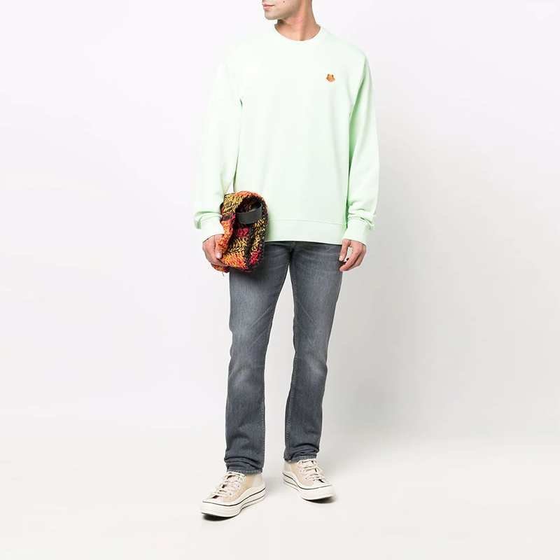 Shop KENZO SS22 粉綠刺繡動物棉質圓領長袖上衣 FC55SW0064MC-47