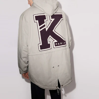 KENZO SS23 Jaket Parka Logo Bordir Loose Fit Hoodie Abu Mutiara. FD55OU3031NA-94 Sizing KENZO SS23 Jaket Parka Logo Bordir Loose Fit Hoodie Abu Mutiara. FD55OU3031NA-94