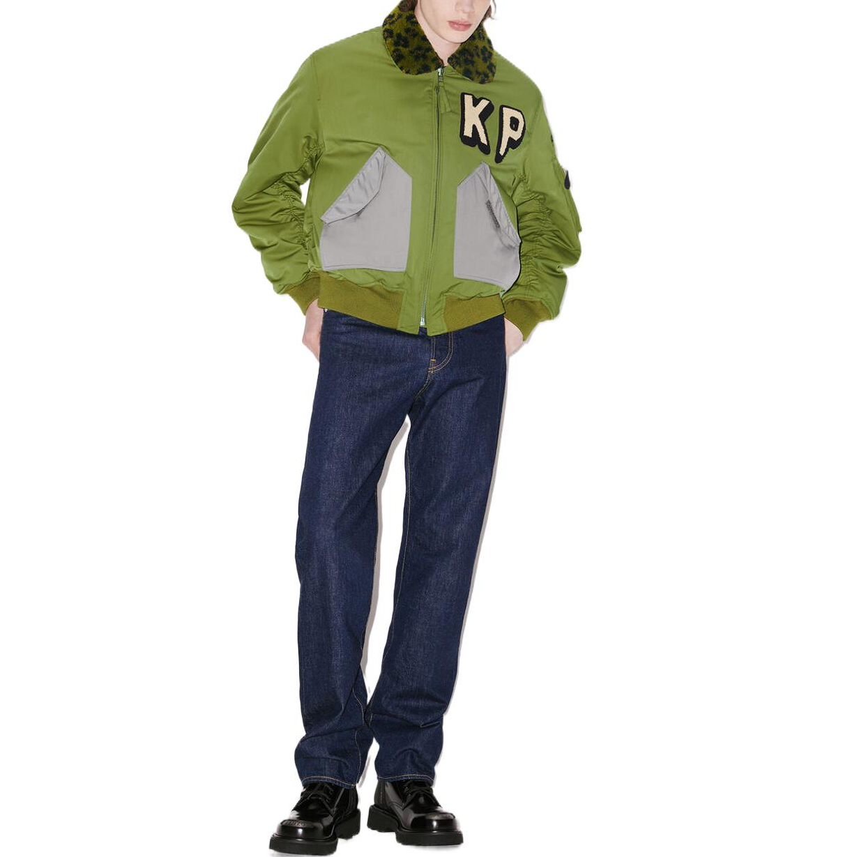 Shop Kenzo SS23 綠色豹紋字母標誌飛行夾克外套 FD55BL1349OC-50
