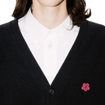KENZO SS24 Cardigan Negro con Bordado Floral en Cuello en V. FE65CA4853LC-99J Sizing KENZO SS24 Cardigan Negro con Bordado Floral en Cuello en V. FE65CA4853LC-99J
