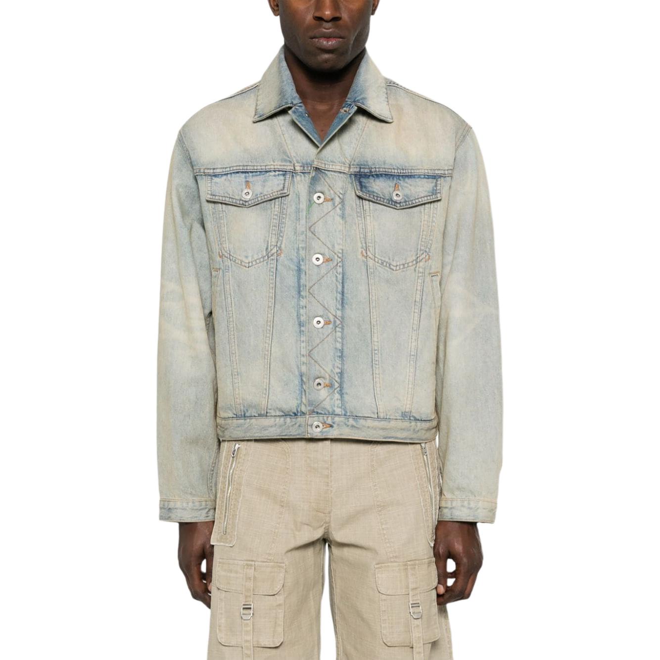 Lookbook KENZO SS24 ブルーデニムジャケット レタープリント＆ボタンアップカラーデザイン FE55DV3026B8-DY