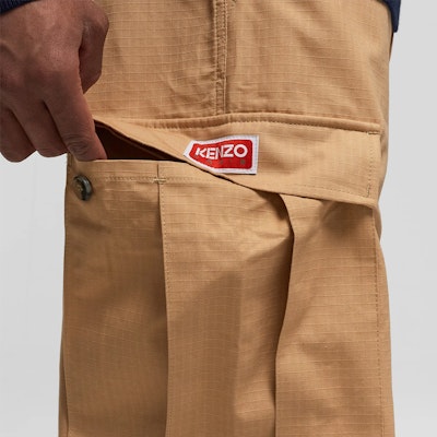 KENZO SS24 Solid Color Mid-Rise Straight Cargo Shorts. FE55SH2359DL-12 Purchase KENZO SS24 Solid Color Mid-Rise Straight Cargo Shorts. FE55SH2359DL-12