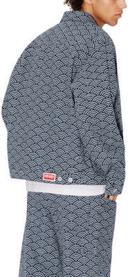 Chaqueta Vaquera Azul Lavado Kenzo SS24 Estampado Wave Cuello Cuadrado Hombre. FE55DB1006K1-DM Details for Chaqueta Vaquera Azul Lavado Kenzo SS24 Estampado Wave Cuello Cuadrado Hombre. FE55DB1006K1-DM