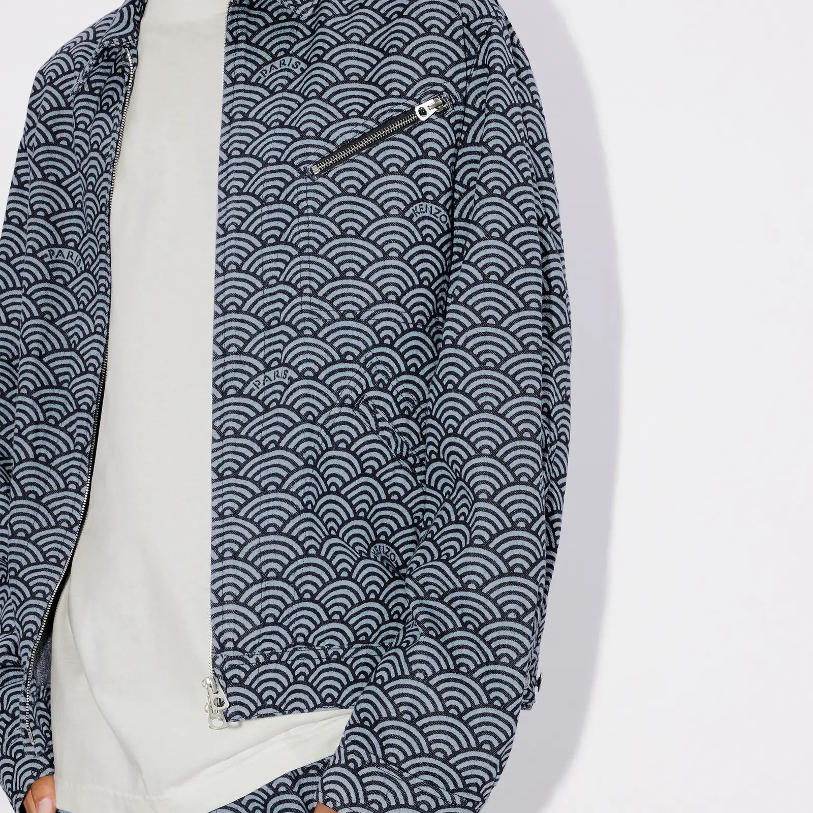 Cheap Chaqueta Vaquera Azul Lavado Kenzo SS24 Estampado Wave Cuello Cuadrado Hombre. FE55DB1006K1-DM