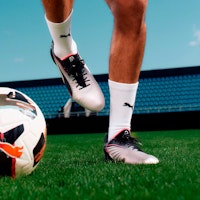 Zapatillas King Ultimate MG PUMA Plateado-Negro-Amanecer-Blanco 108306-03 Sizing Zapatillas King Ultimate MG PUMA Plateado-Negro-Amanecer-Blanco 108306-03