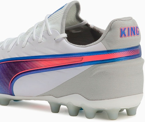 킹 얼티메이트 MG 축구화 107868-02 Lookbook 킹 얼티메이트 MG 축구화 107868-02