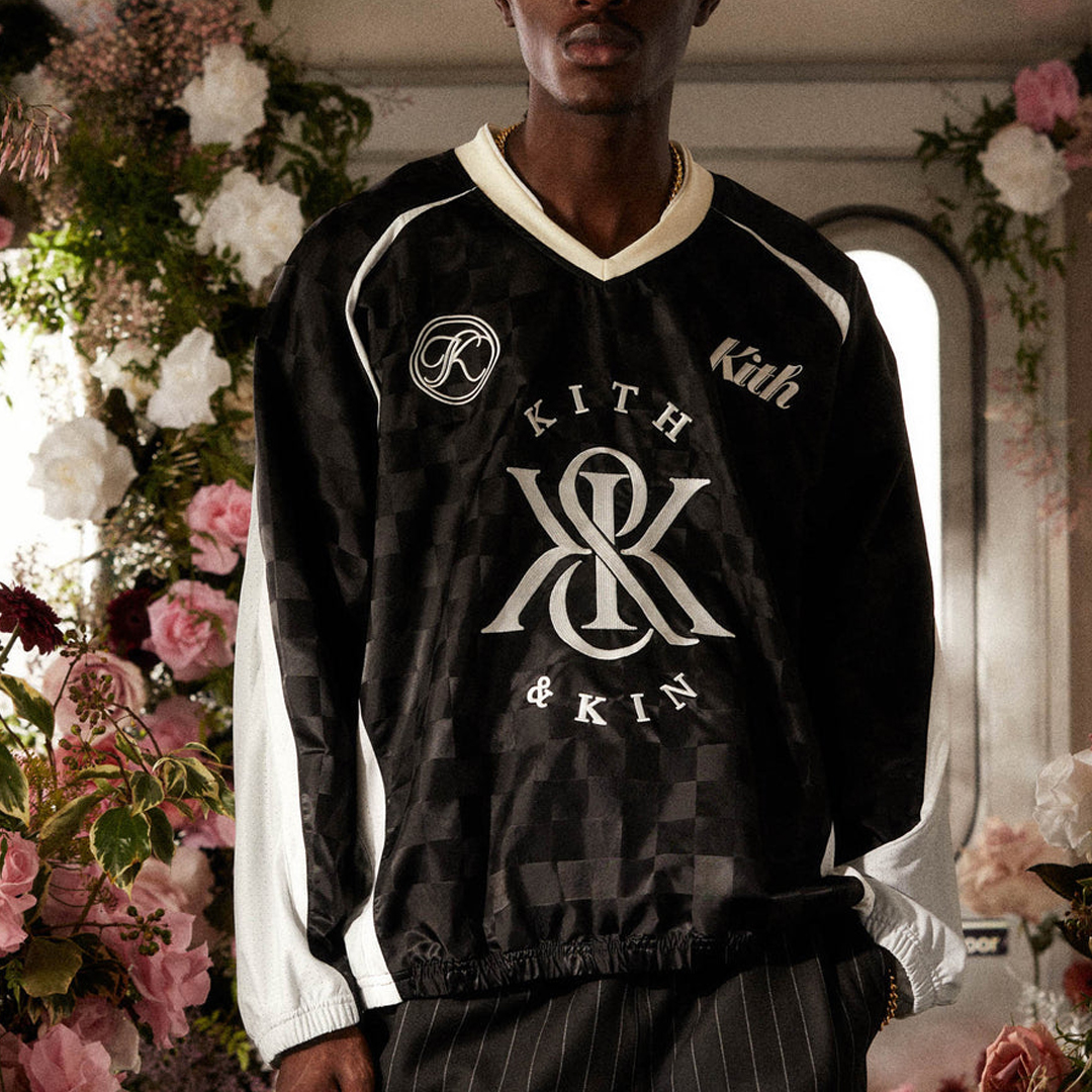 Shop KITH Baju Sejuk Unisex Hitam Lengan Panjang V-Leher Raglan. khm031912-001