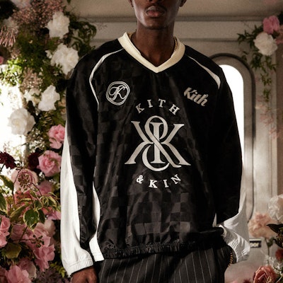 KITH Black V-Neck Pullover Raglan Long Sleeve Sweatshirt Unisex. khm031912-001 Shop KITH Black V-Neck Pullover Raglan Long Sleeve Sweatshirt Unisex. khm031912-001