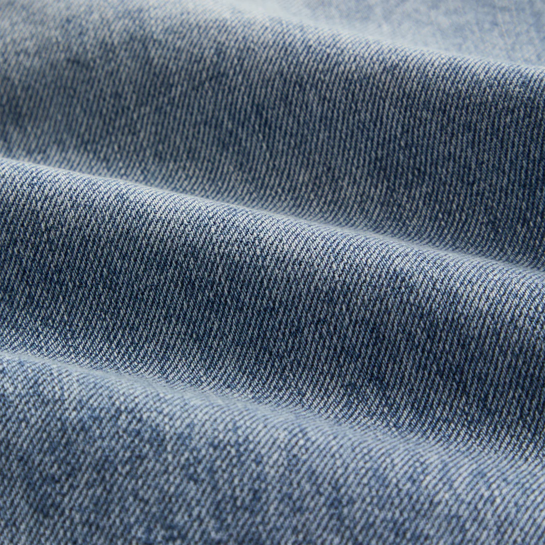 Details for KITH FW24 深靛蓝修身直筒牛仔裤 中央标志款式。 KHM060294-416