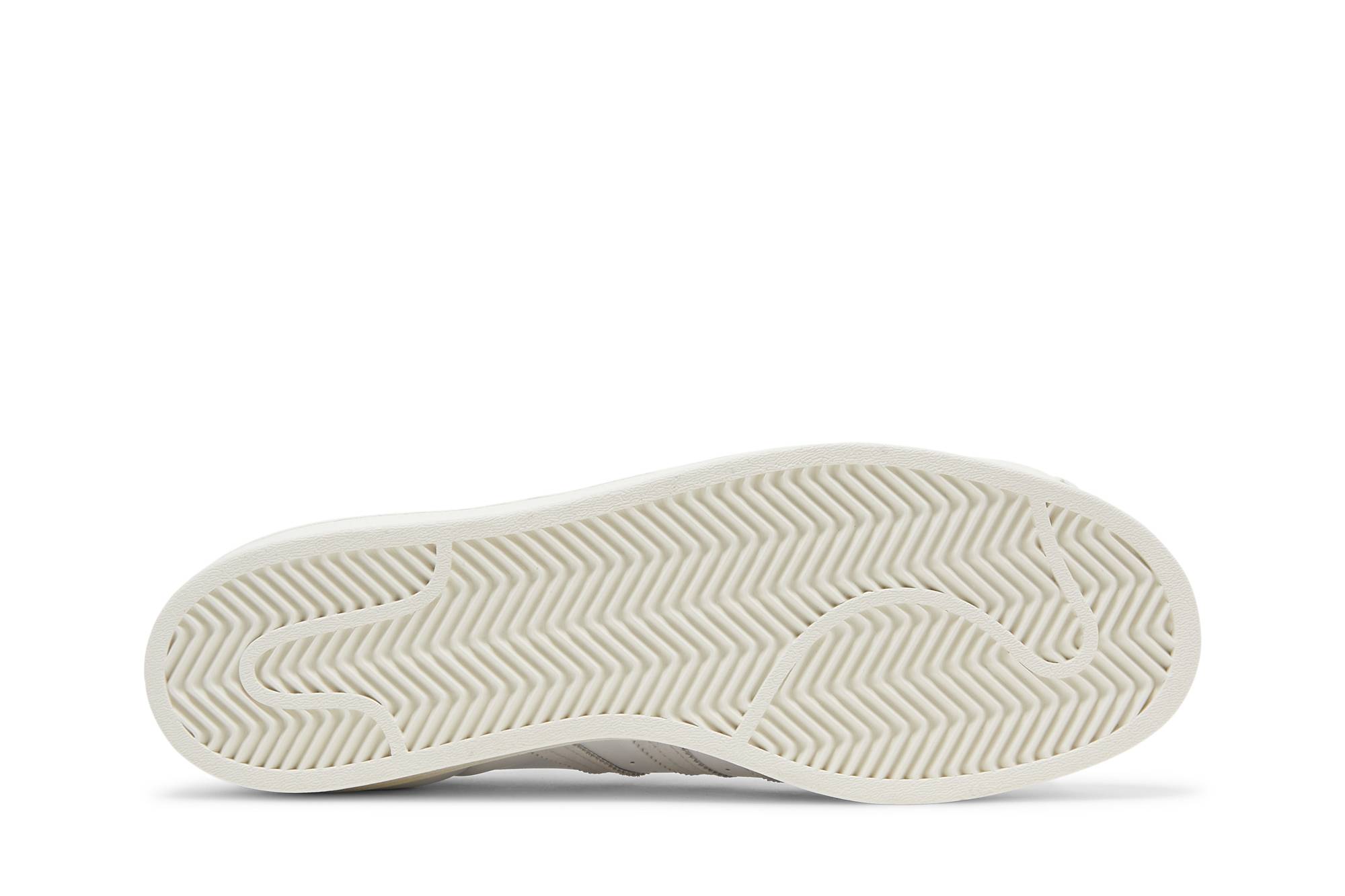 Shop KITH x adidas Superstar '經典計劃' FY3517