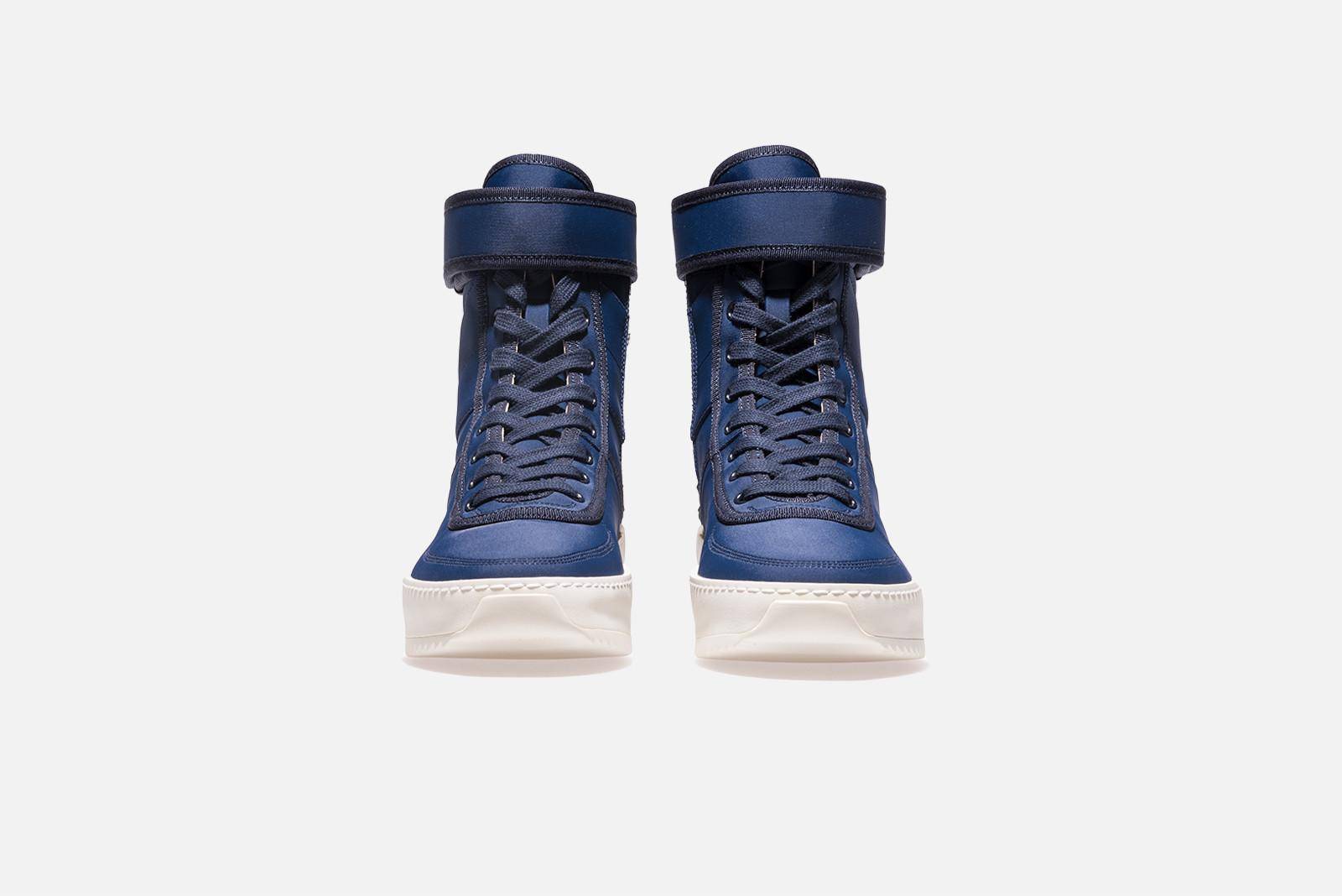 Order KITH x Fear of God 军事运动鞋 '纽约蓝' FGKT-MSNY-NYBL16