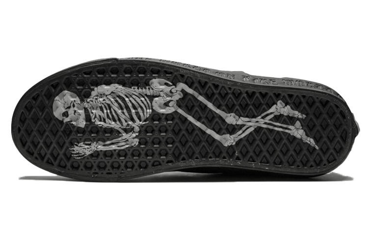 Shop KITH x Mastermind World x Vans OG Classic Slip-On LX 'Hitam' VN0A32QNS5K