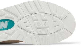 KITH x New Balance 990v2 Buatan USA 'Cyclades' M990KC2 Purchase KITH x New Balance 990v2 Buatan USA 'Cyclades' M990KC2