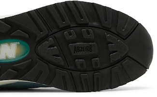 KITH x New Balance 990v2 Hecho en USA 'Storm Blue'. M990KH2 Purchase KITH x New Balance 990v2 Hecho en USA 'Storm Blue'. M990KH2