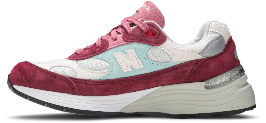 KITH x New Balance 992 'Kithmas Collection - Burgundy Reef' M992KB Lookbook KITH x New Balance 992 'Kithmas Collection - Burgundy Reef' M992KB